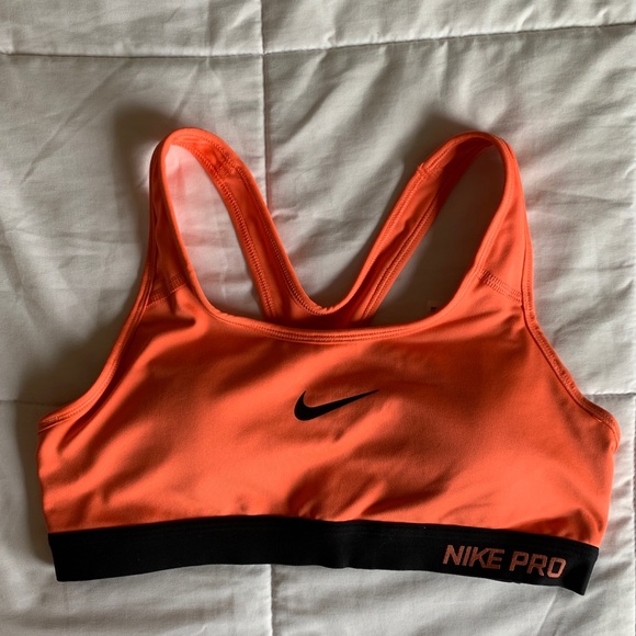 Nike Sports Bra - Picture 1 of 3